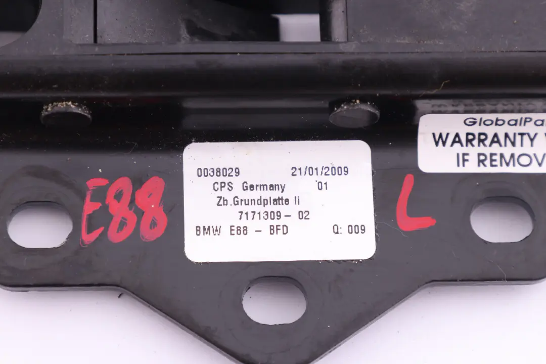 Plegable Techo Convertible Placa Base Izquierda para BMW E88 Cabrio con número de pieza 7171309 BMW E88 Cabrio Plegable Techo Convertible Placa Base Izquierda - SKU 7171309 - Número de pieza 7171309