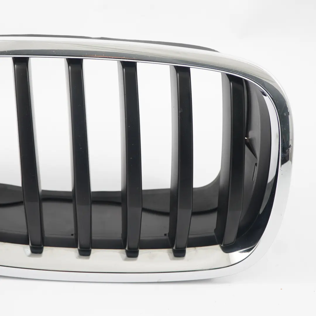 Atrapa Przednia Nerka Prawa Kratka Zderzaka Srebrno Czarna do BMW X6 E71 o numerze 7171396 BMW X6 E71 Atrapa Przednia Nerka Prawa Kratka Zderzaka Srebrno Czarna - SKU 7171396 - Numer Części 7171396