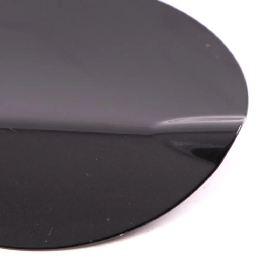 Combustible Llenado Flap Tapa Negro Zafiro Metálico 475 para BMW E81 con número de pieza 7172083 BMW E81 Combustible Llenado Flap Tapa Negro Zafiro Metálico 475 - SKU 7172083-BS - Número de pieza 7172083