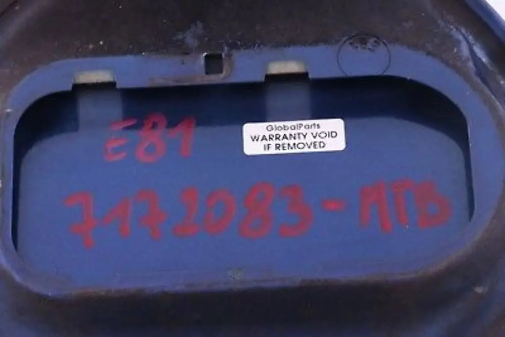 Reihe E81 Einfüllklappe Montegoblau Blue Blau Metallic für BMW 1 mit Teilenummer 7172083 BMW 1 Reihe E81 Einfüllklappe Montegoblau Blue Blau Metallic - SKU 7172083-MTB - Teilenummer 7172083