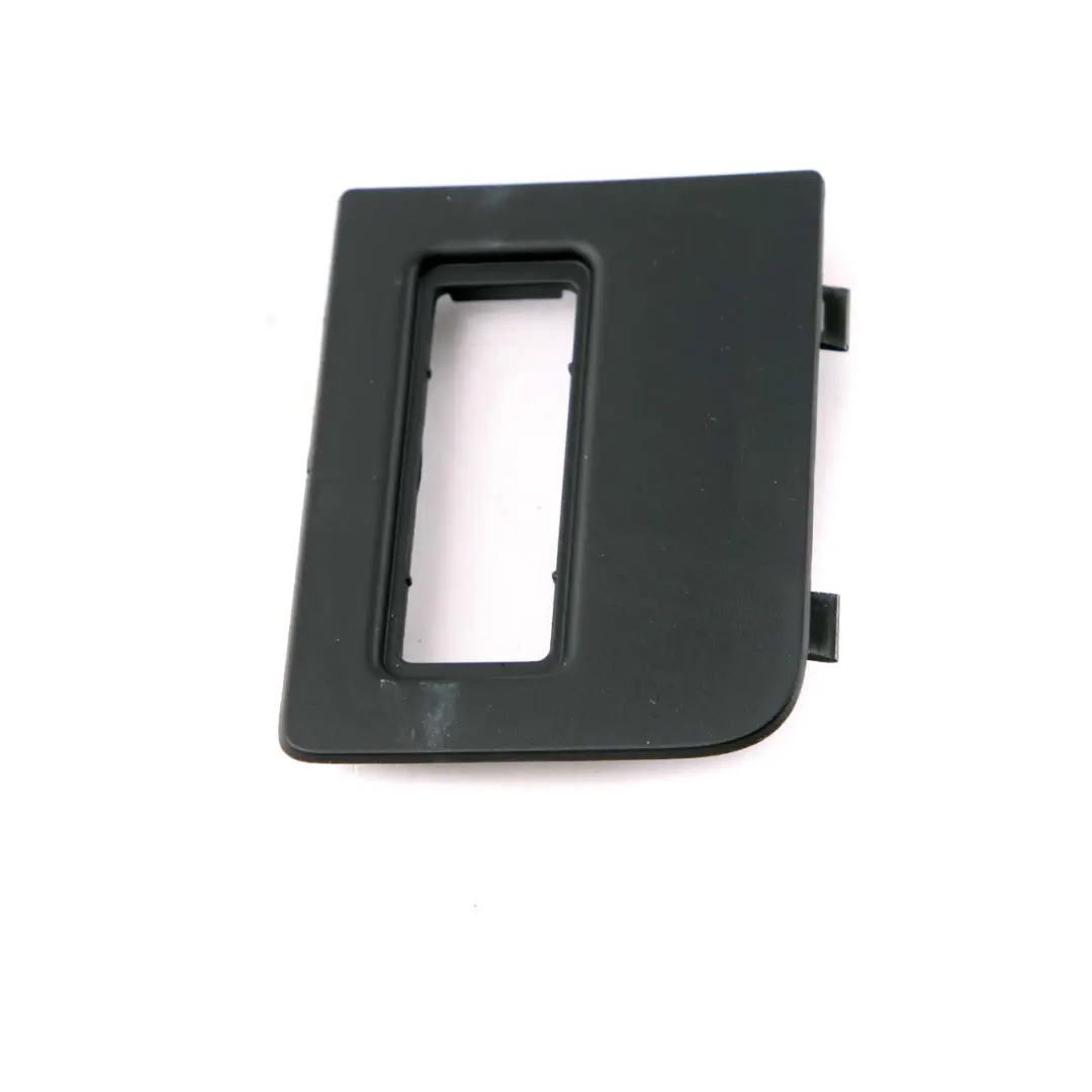 Couvercle de feu arrière gauche couvercle de coffre noir pour BMW X5 E70 à propos du numéro de pièce 7172137 BMW X5 E70 Couvercle de feu arrière gauche couvercle de coffre noir - SKU 7172137 - Numéro de pièce 7172137