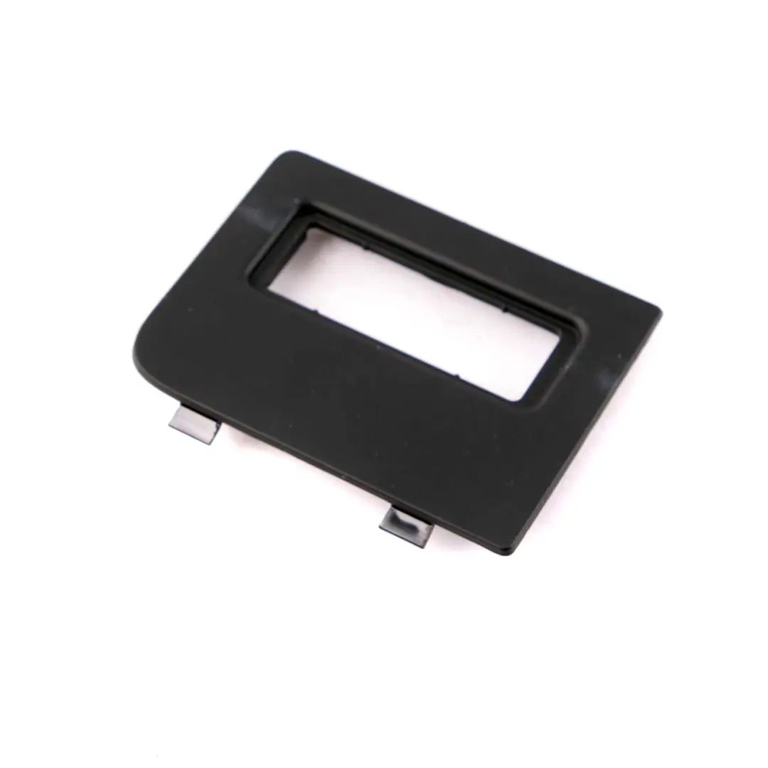 Couvercle de feu arrière gauche couvercle de coffre noir pour BMW X5 E70 à propos du numéro de pièce 7172137 BMW X5 E70 Couvercle de feu arrière gauche couvercle de coffre noir - SKU 7172137 - Numéro de pièce 7172137