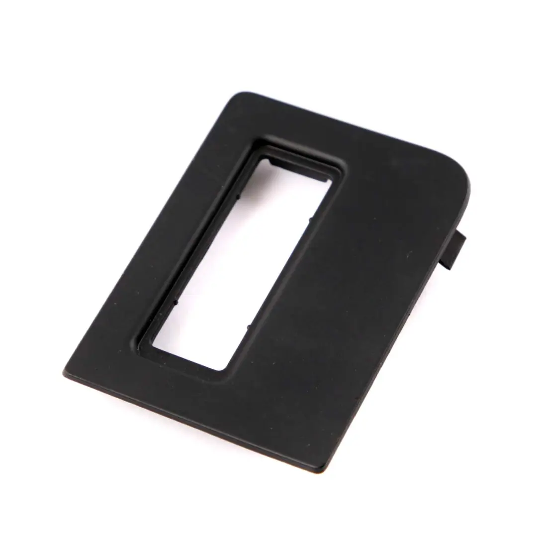 Osłona Obudowa Plastik Bagażnika Prawy do BMW X5 E70 o numerze 7172138 BMW X5 E70 Osłona Obudowa Plastik Bagażnika Prawy - SKU 7172138-1 - Numer Części 7172138