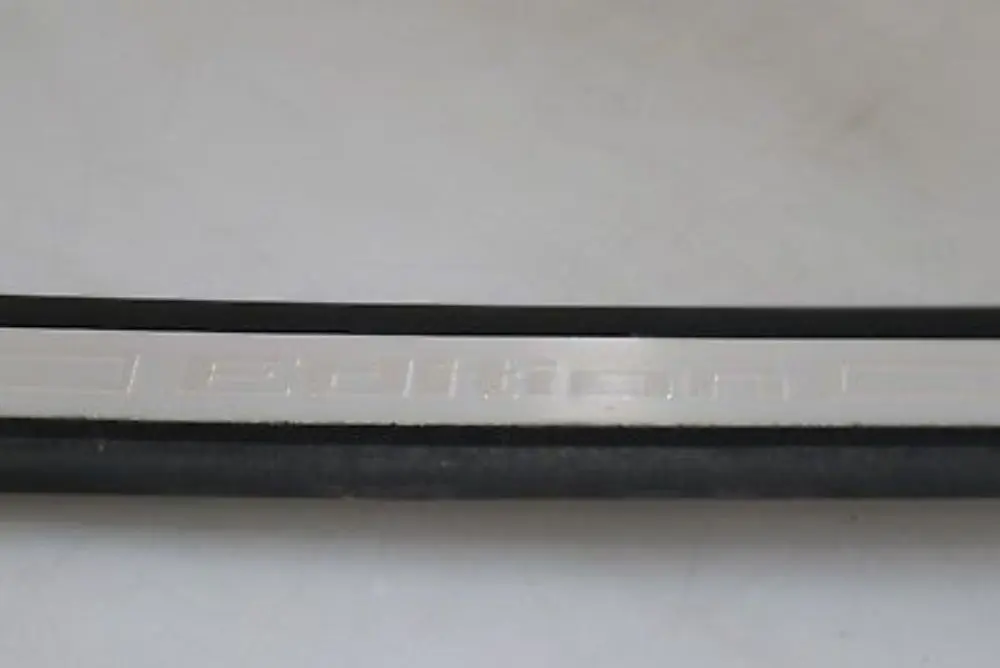 BMW 5 Series E60 E61 LCI Front Right Entrance Cover Trim Strip O/S - SKU 7172290 - Part number 7172290