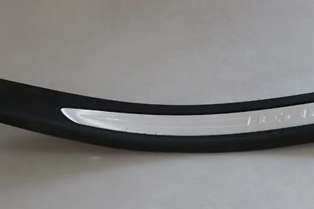 Right Entrance Kick Door Sill Cover Trim Strip O/S to BMW E60 E61 LCI Rear with Part number 7172292 BMW E60 E61 LCI Rear Right Entrance Kick Door Sill Cover Trim Strip O/S - SKU 7172292 - Part number 7172292