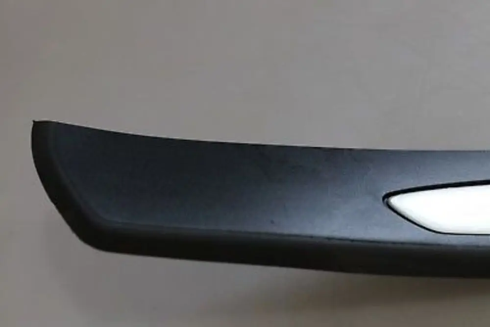 Osłona listwa progu tył prawa do BMW E60 E61 LCI o numerze 7172292 BMW E60 E61 LCI Osłona listwa progu tył prawa - SKU 7172292 - Numer Części 7172292