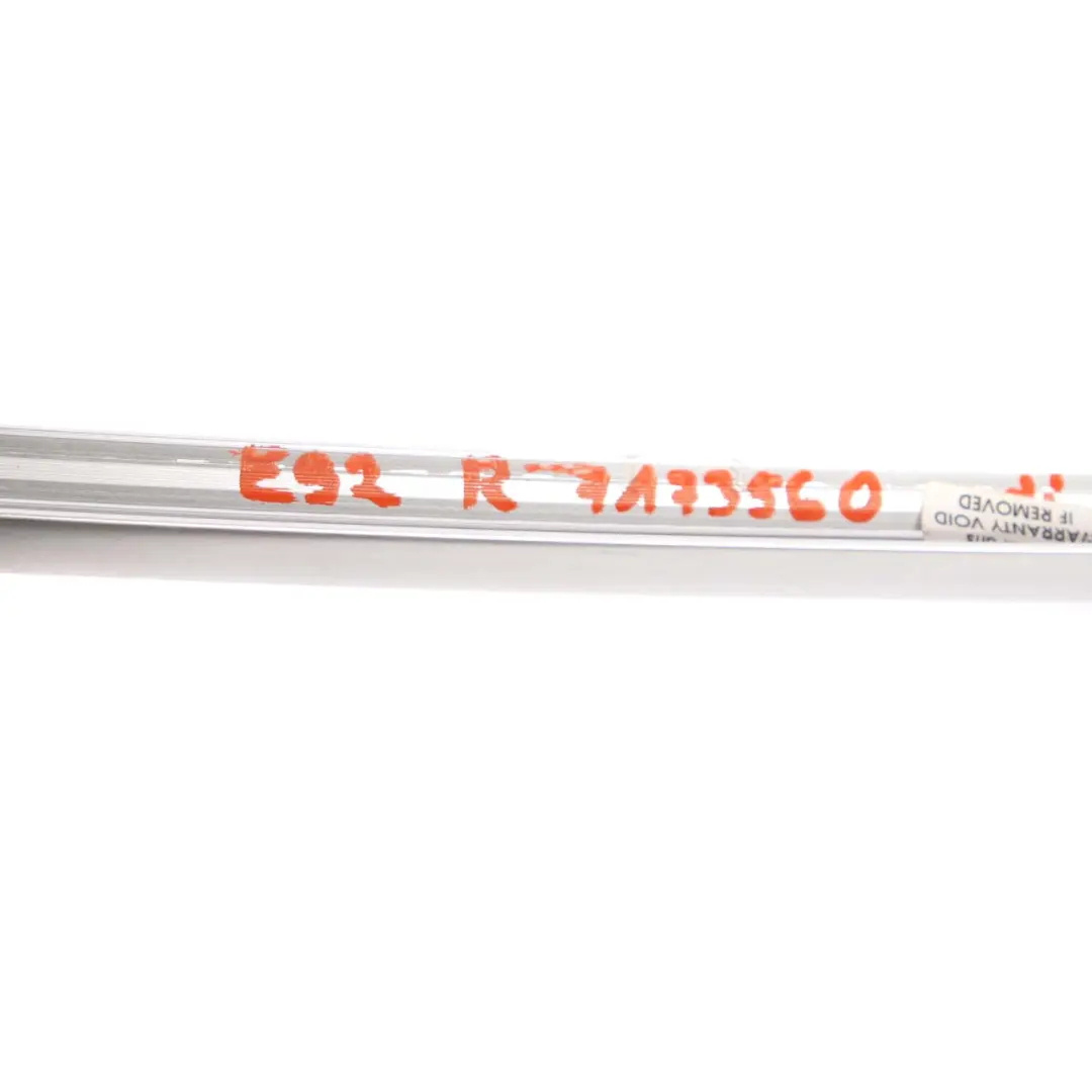 Baguette Moulure Toit Cadre Latéral Droit Aluminium Mat pour BMW E92 à propos du numéro de pièce 7173560 BMW E92 Baguette Moulure Toit Cadre Latéral Droit Aluminium Mat - SKU 7173560 - Numéro de pièce 7173560