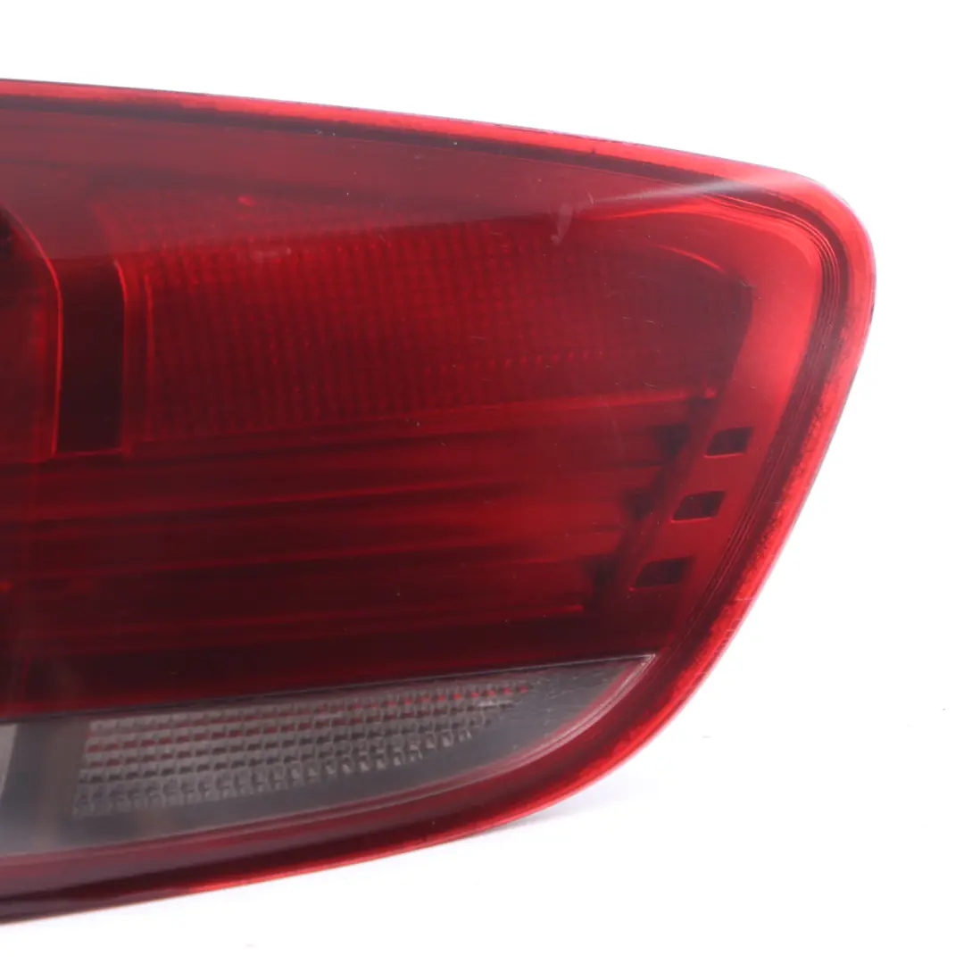 Fanale posteriore nel pannello laterale destro colorato per BMW E92 con numero di parte 7174404 BMW E92 Fanale posteriore nel pannello laterale destro colorato - SKU 7174404-1 - Numero di parte 7174404