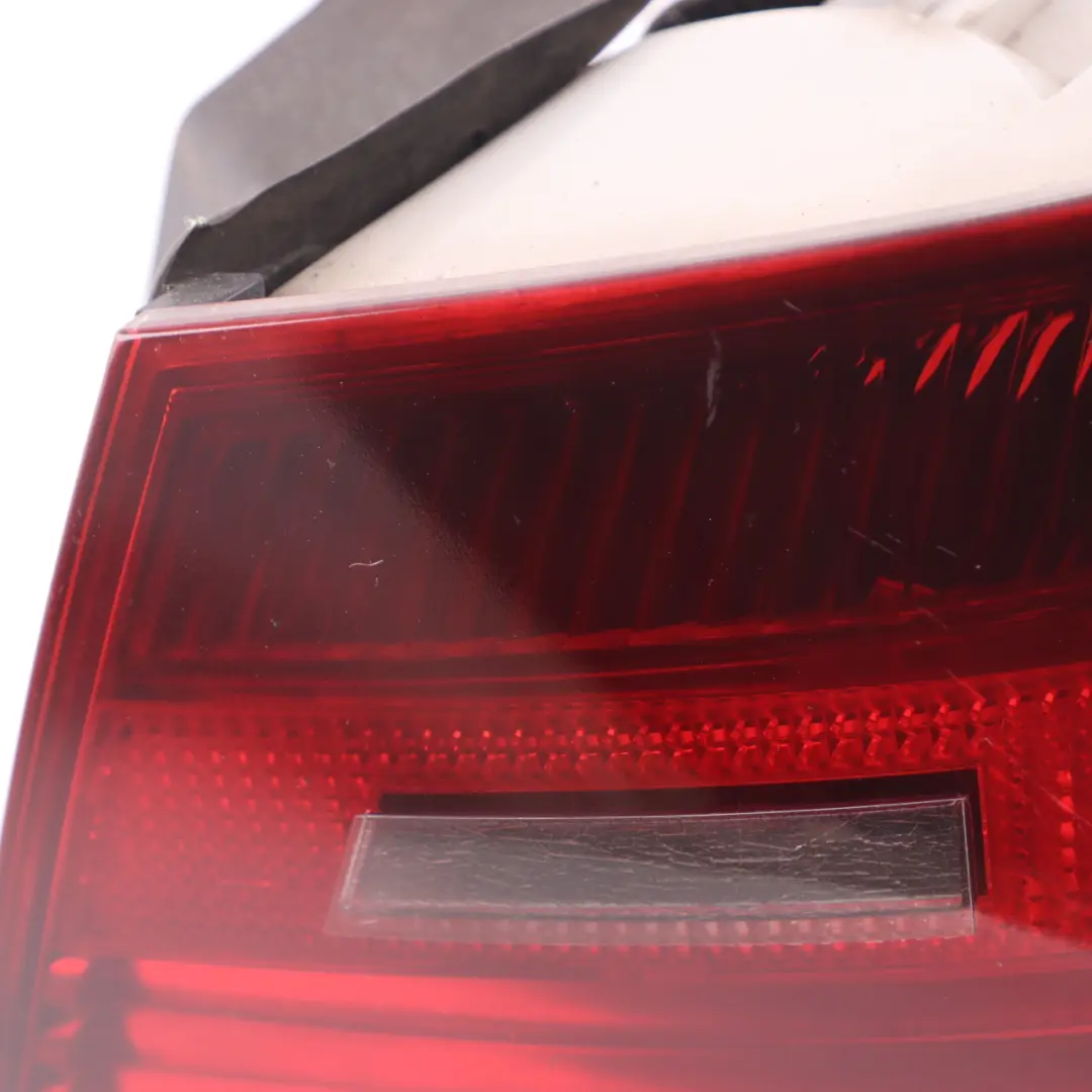 Fanale posteriore nel pannello laterale destro colorato per BMW E92 con numero di parte 7174404 BMW E92 Fanale posteriore nel pannello laterale destro colorato - SKU 7174404-1 - Numero di parte 7174404