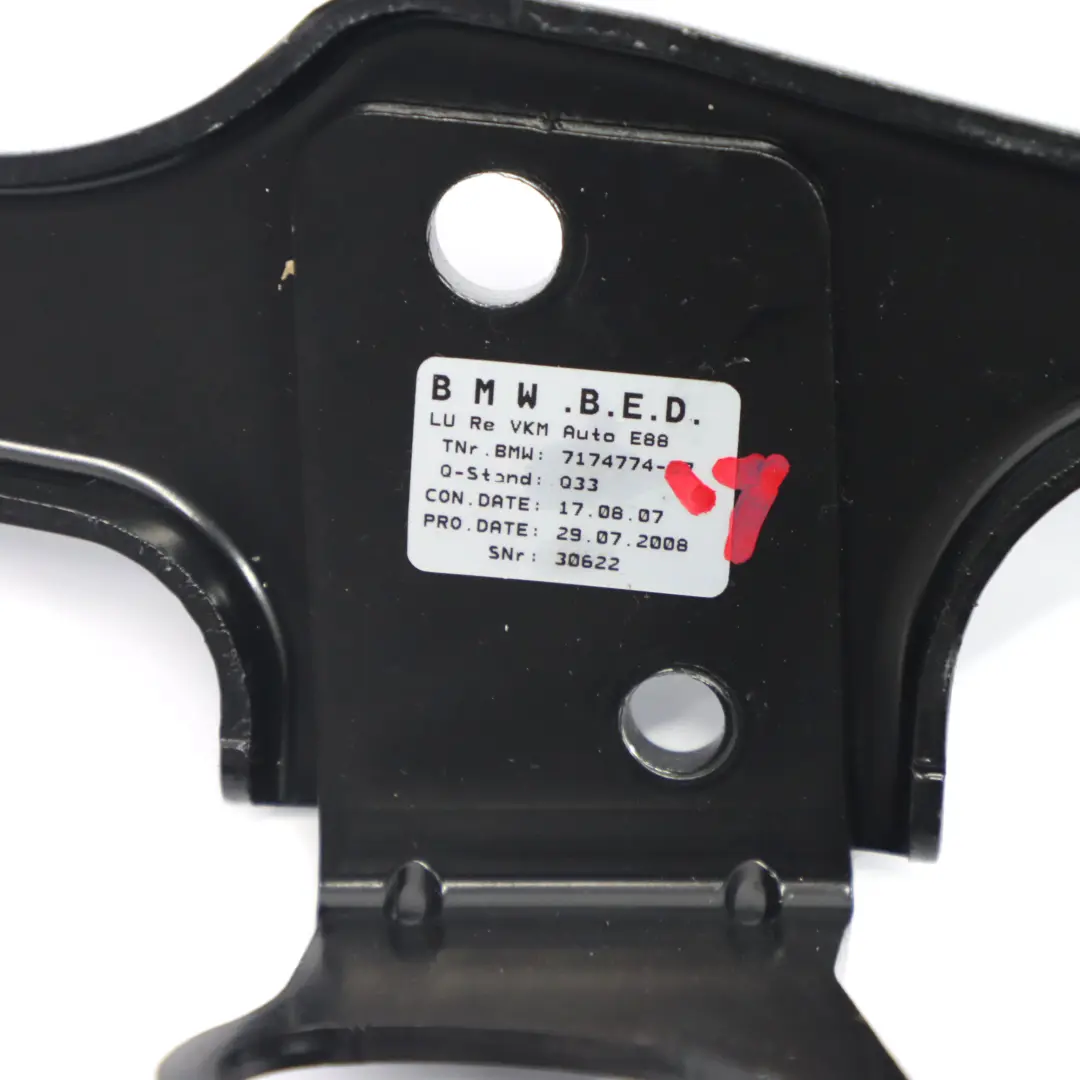 Zawias Siłownik Dachu Prawy do BMW Cabrio E88 o numerze 7174774 BMW Cabrio E88 Zawias Siłownik Dachu Prawy - SKU 7174774-1 - Numer Części 7174774