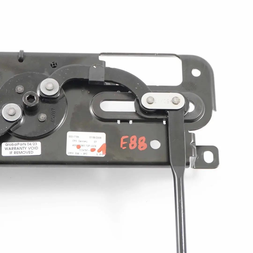 Locking Verriegelungsmechanismus Klappverdeck für BMW E88 Cabrio Drive mit Teilenummer 7174797 BMW E88 Cabrio Drive Locking Verriegelungsmechanismus Klappverdeck - SKU 7174797-1 - Teilenummer 7174797