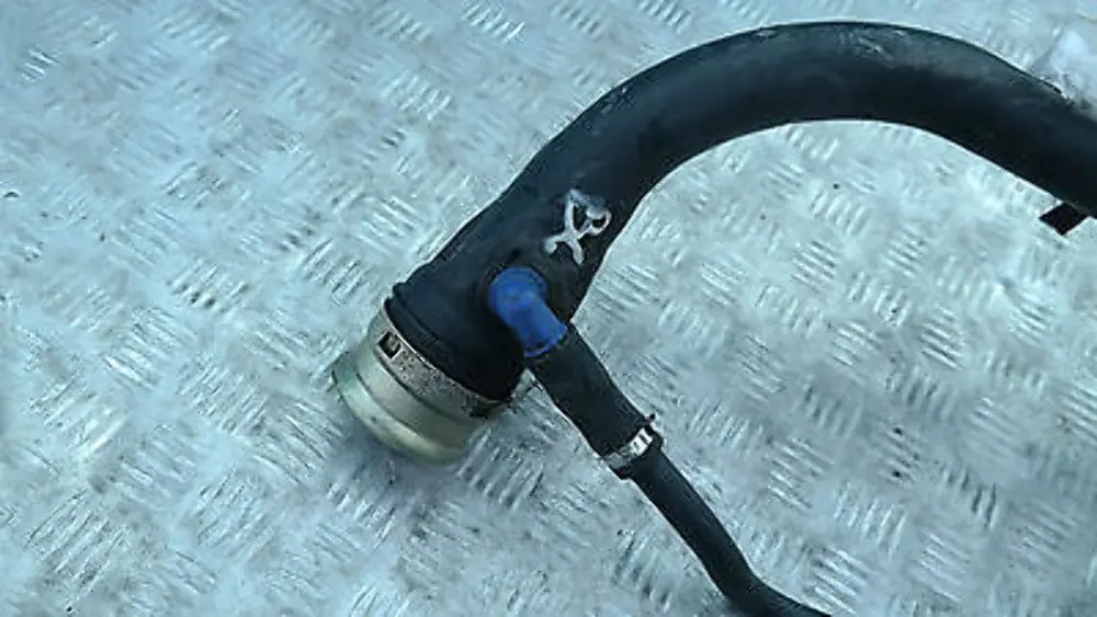 BMW X5 Series E53 PLASTIC FILLER PIPE PETROL 6750915 - SKU 7175082 - Part number 16117175082