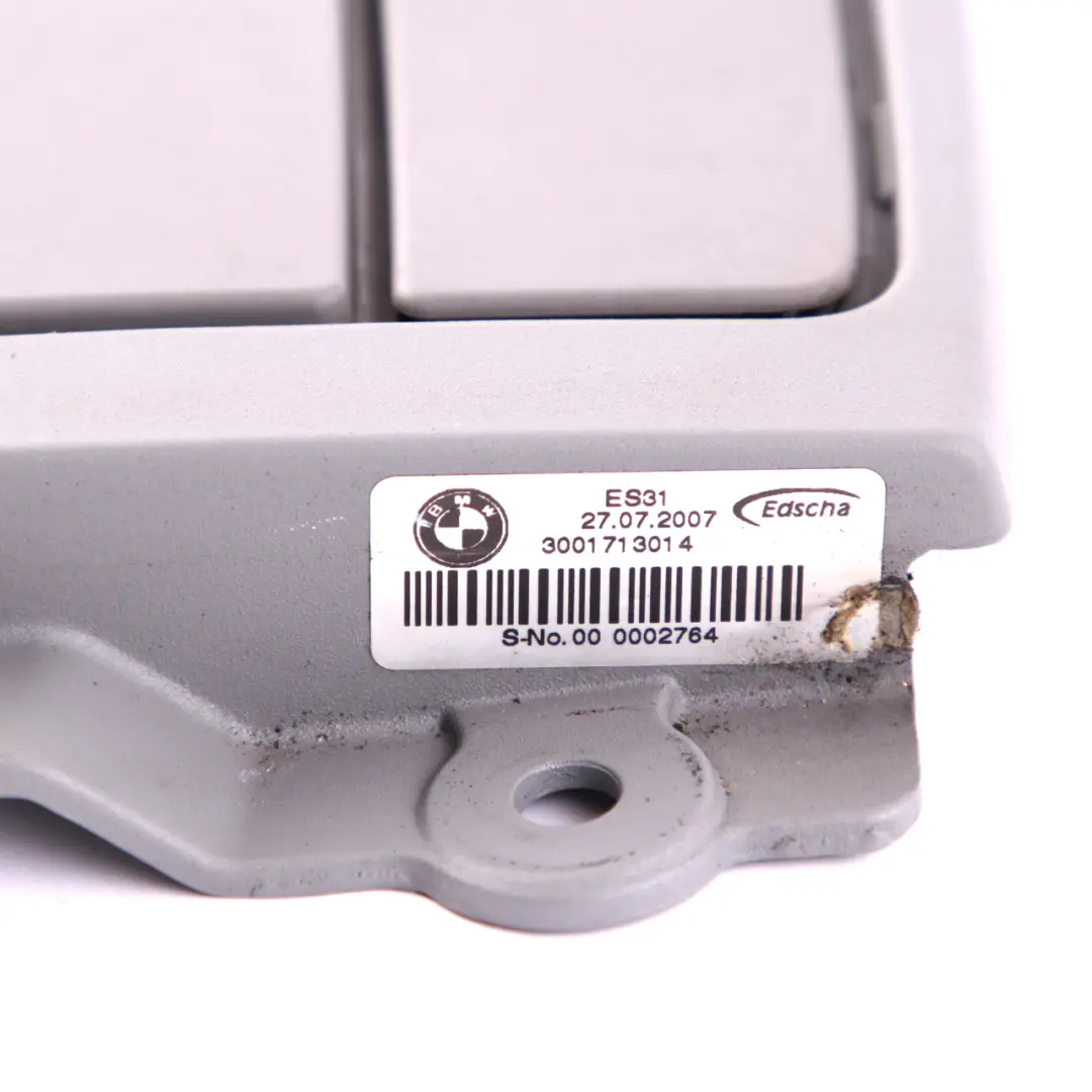 Klapka Zaślepka Pokrywka Dachu Prawa Szara do BMW E93 Cabrio o numerze 7175482 BMW E93 Cabrio Klapka Zaślepka Pokrywka Dachu Prawa Szara - SKU 7175482 - Numer Części 7175482