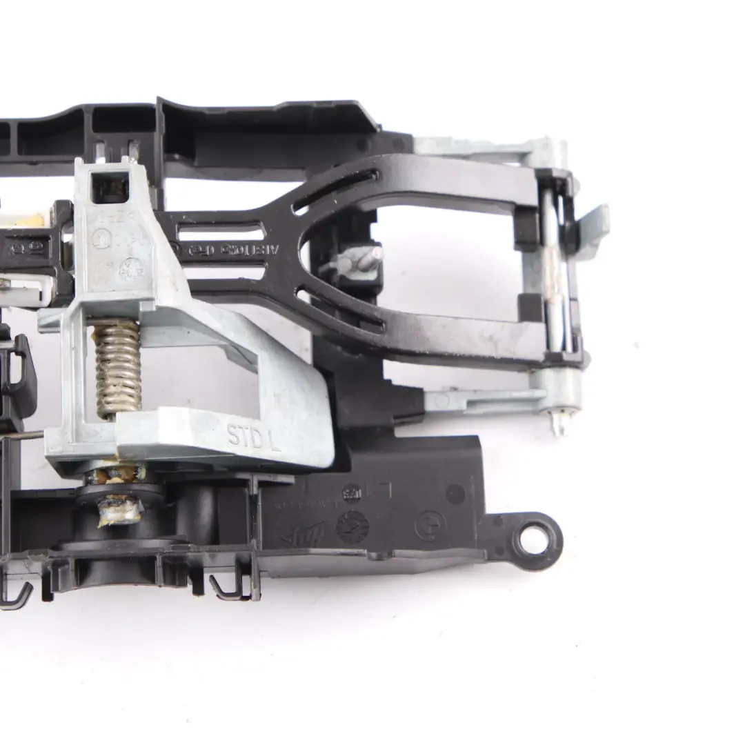 BMW F01 F02 F03 Support de Poignée de Porte Avant Gauche Base de Poignée - SKU 7175731 - Numéro de pièce 7175731
