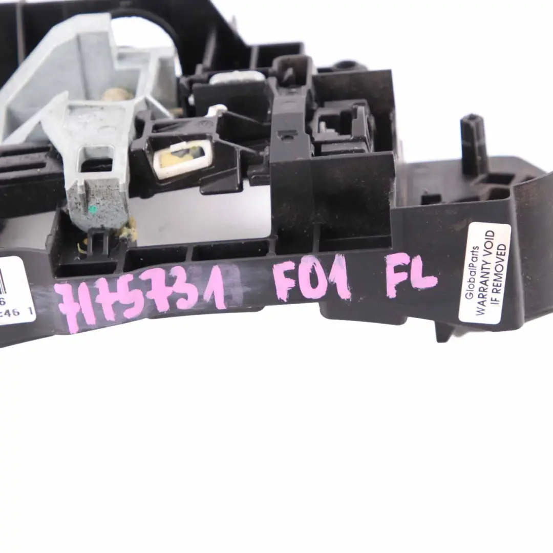 Wspornik Klamki Zewnętrznej Przód Lewy Podstawa do BMW F01 F02 F03 o numerze 7175731 BMW F01 F02 F03 Wspornik Klamki Zewnętrznej Przód Lewy Podstawa - SKU 7175731 - Numer Części 7175731