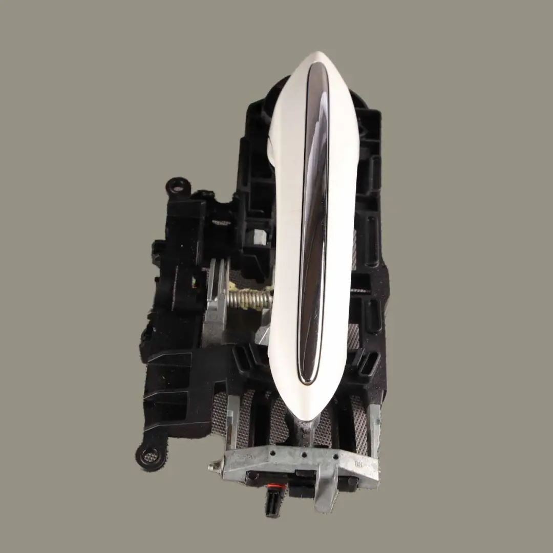 Right O/S Grab Door Handle Mineralweiss Mineral White A96 to BMW F01 F02 Rear with Part number 7175732 BMW F01 F02 Rear Right O/S Grab Door Handle Mineralweiss Mineral White A96 - SKU 7175732-MW - Part number 7175732