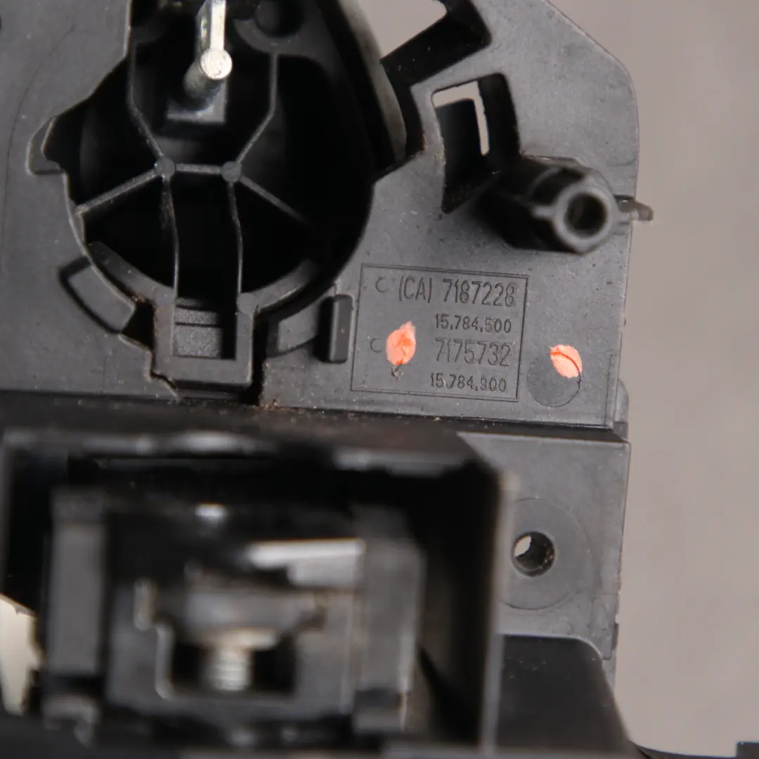 Right O/S Grab Door Handle Mineralweiss Mineral White A96 to BMW F01 F02 Rear with Part number 7175732 BMW F01 F02 Rear Right O/S Grab Door Handle Mineralweiss Mineral White A96 - SKU 7175732-MW - Part number 7175732