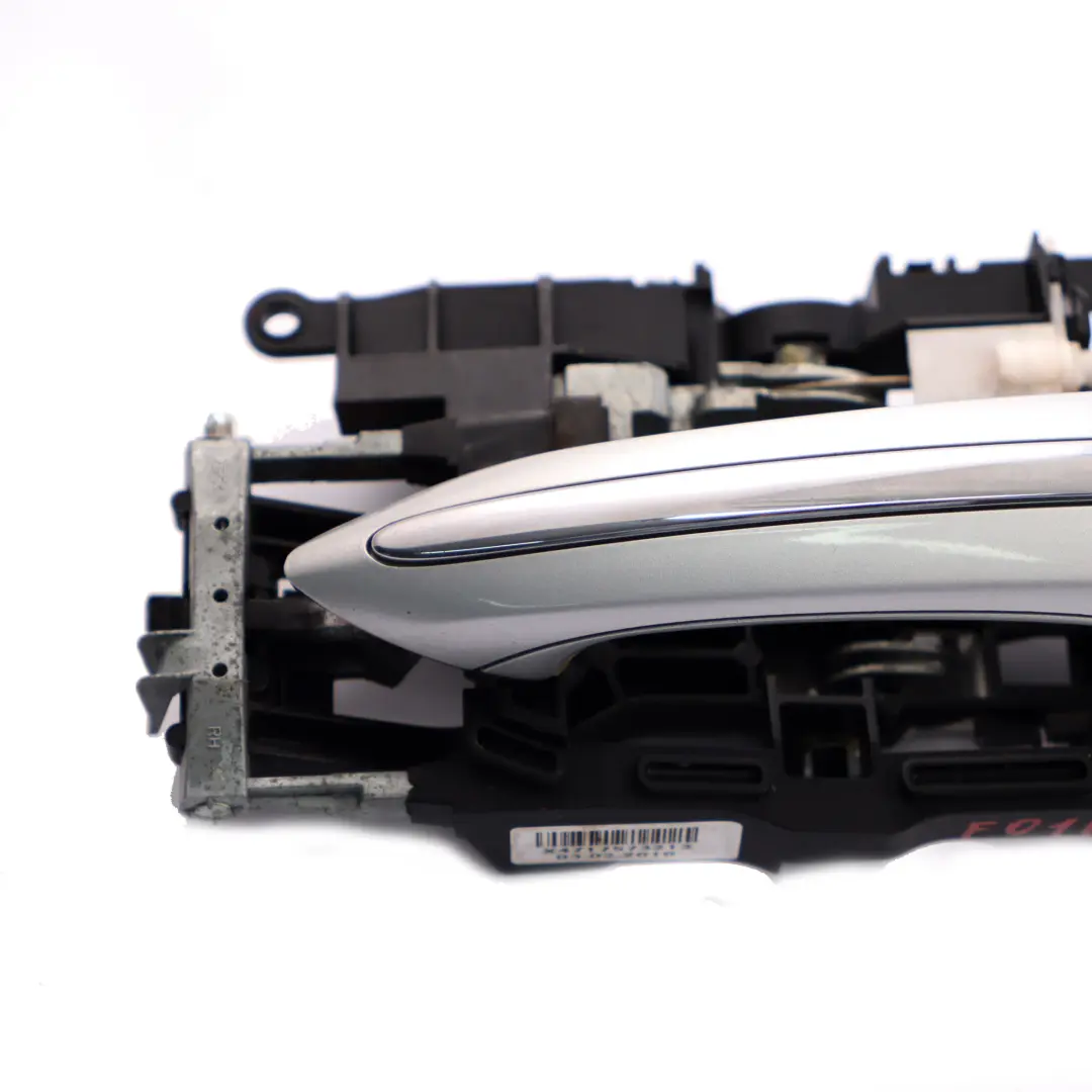 Klamka Drzwi Prawy Tył Srebrna do BMW F07 GT F01 o numerze 7175732 BMW F07 GT F01 Klamka Drzwi Prawy Tył Srebrna - SKU 7175732-TS - Numer Części 7175732