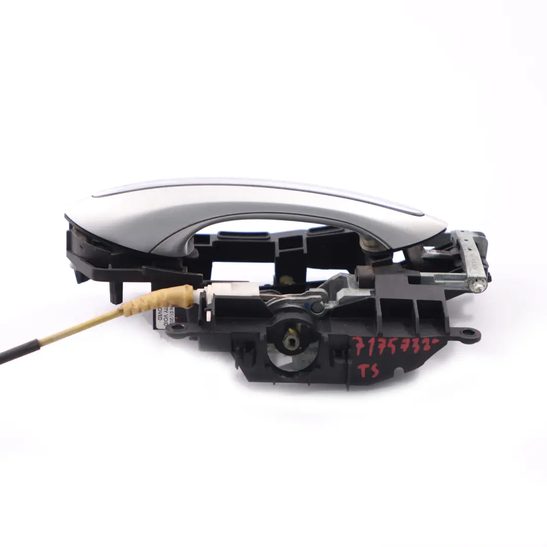 Poignée porte BMW F07 GT F01 Arrière Droite Grab Titan Argent Métallique 354 pour à propos du numéro de pièce 7175732 Poignée porte BMW F07 GT F01 Arrière Droite Grab Titan Argent Métallique 354 - SKU 7175732-TS - Numéro de pièce 7175732