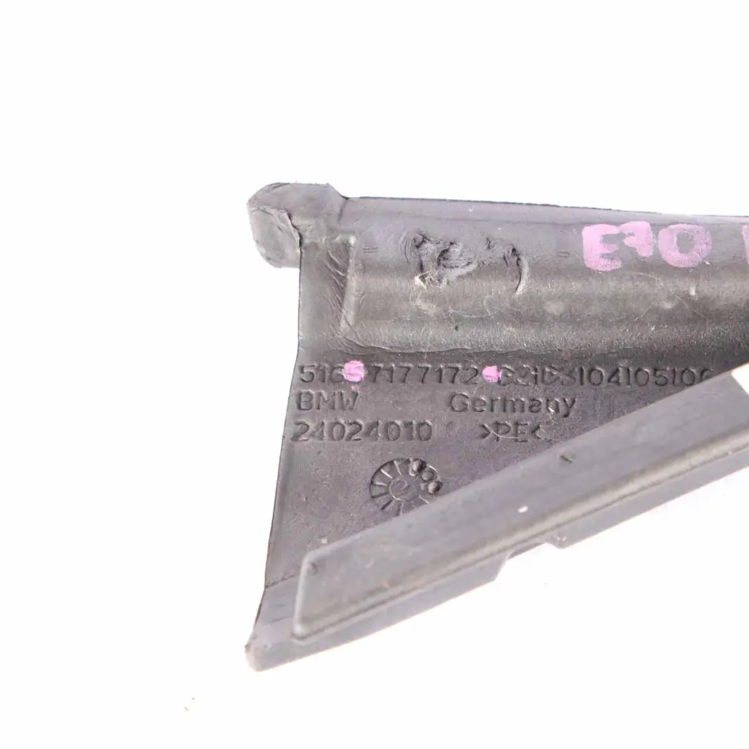 Junta de goma para guardabarros delantero derecho para BMW X5 E70 X6 E71 con número de pieza 7177172 BMW X5 E70 X6 E71 Junta de goma para guardabarros delantero derecho - SKU 7177172 - Número de pieza 7177172