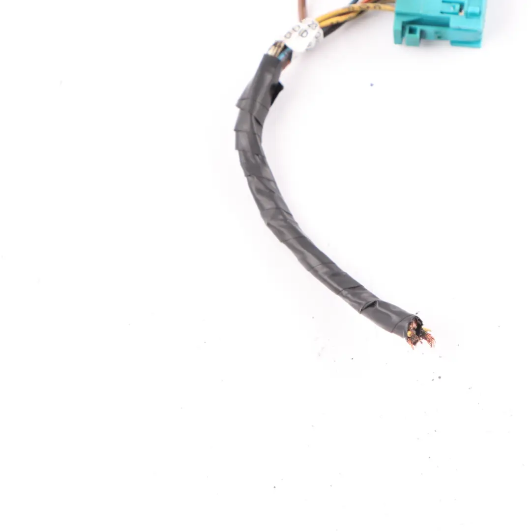 Socket BMW E60 LCI Rear Right O/S Tail Light Lamp Wiring 7505477 to Plug with Part number 7177282 Plug Socket BMW E60 LCI Rear Right O/S Tail Light Lamp Wiring 7505477 - SKU 7177282-5 - Part number 7177282