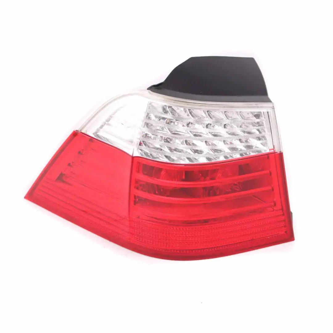 Lampada posteriore sinistra Nel pannello laterale per BMW E61 LCI Touring con numero di parte 7177693 BMW E61 LCI Touring Lampada posteriore sinistra Nel pannello laterale - SKU 7177693 - Numero di parte 7177693