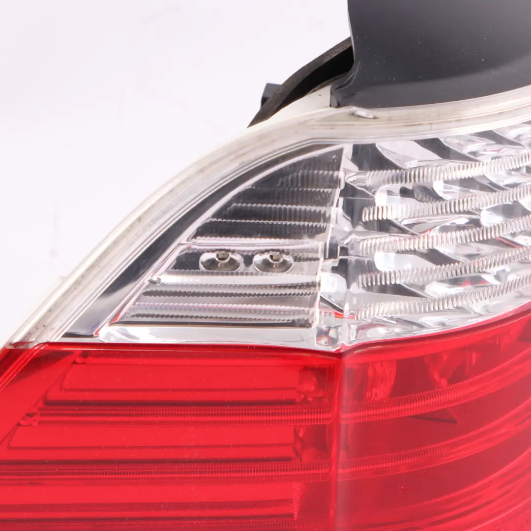 Luz Trasera Touring Izquierda En Panel Lateral para BMW E61 LCI con número de pieza 7177693 BMW E61 LCI Luz Trasera Touring Izquierda En Panel Lateral - SKU 7177693 - Número de pieza 7177693
