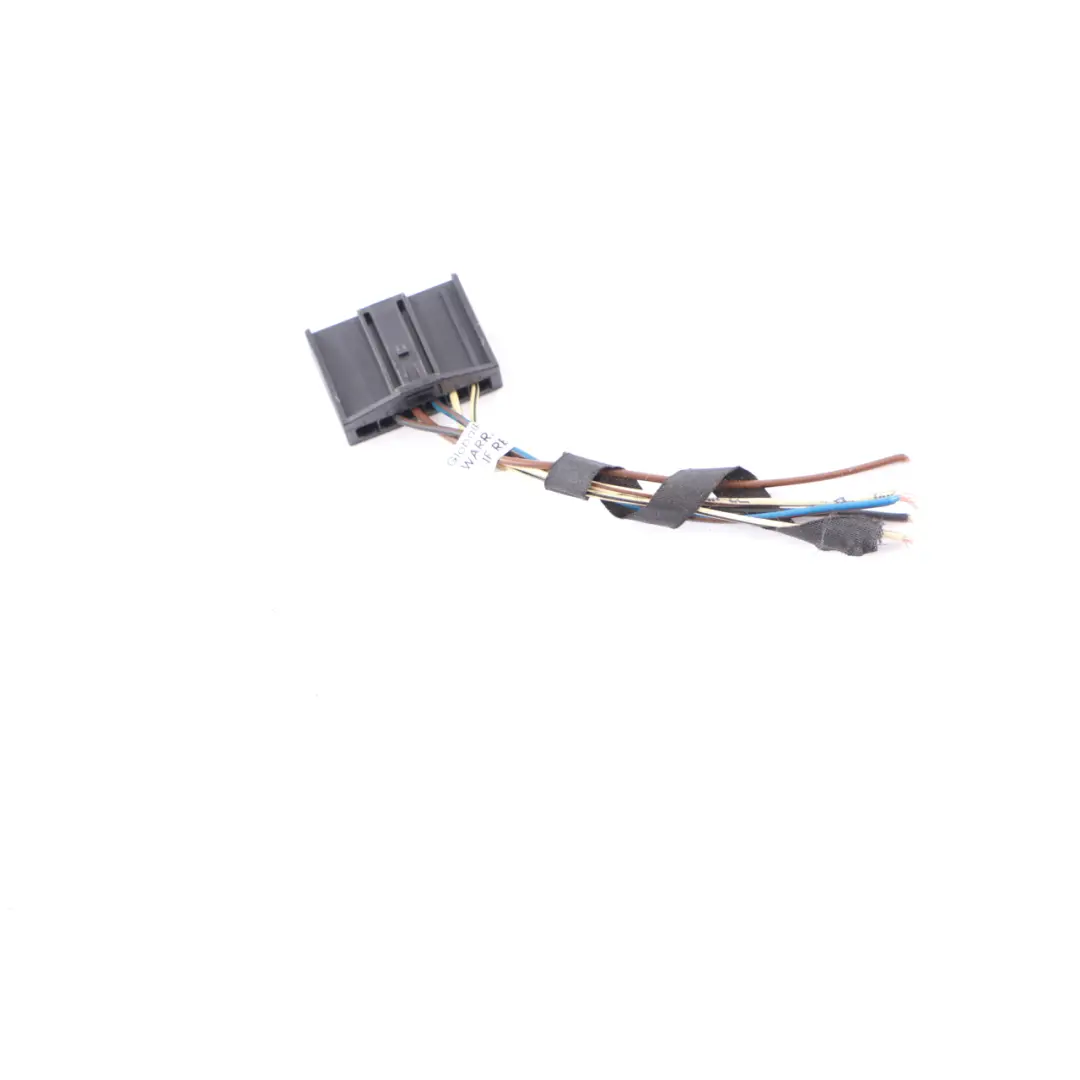 Socket BMW E61 LCI Touring Rear Right O/S Lamp Wiring 6984754 to Plug with Part number 7177694 Plug Socket BMW E61 LCI Touring Rear Right O/S Lamp Wiring 6984754 - SKU 7177694-3 - Part number 7177694