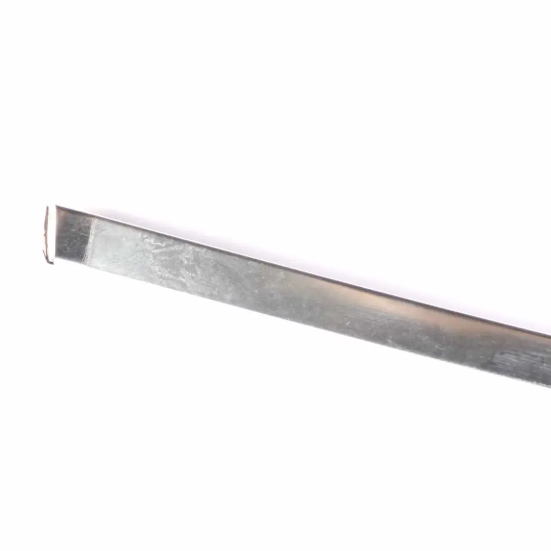 Wykończenie Listwa Rama Szyby Prawy Przód Srebrna do BMW F01 o numerze 7177954 BMW F01 Wykończenie Listwa Rama Szyby Prawy Przód Srebrna - SKU 7177954 - Numer Części 7177954