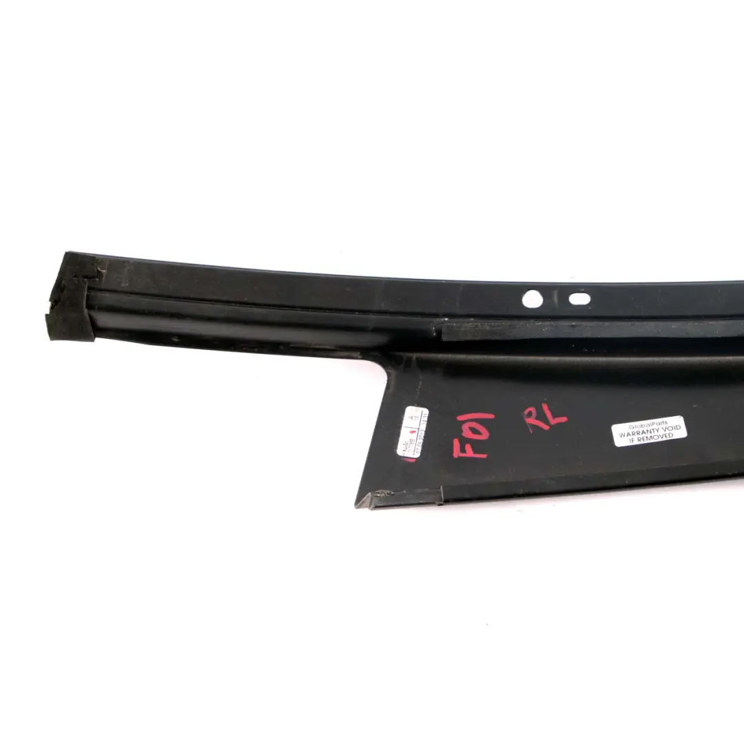 Embellecedor pilar B columna puerta trasera izquierda BMW F01 F02 para con número de pieza 7177955 Embellecedor pilar B columna puerta trasera izquierda BMW F01 F02 - SKU 7177955 - Número de pieza 7177955