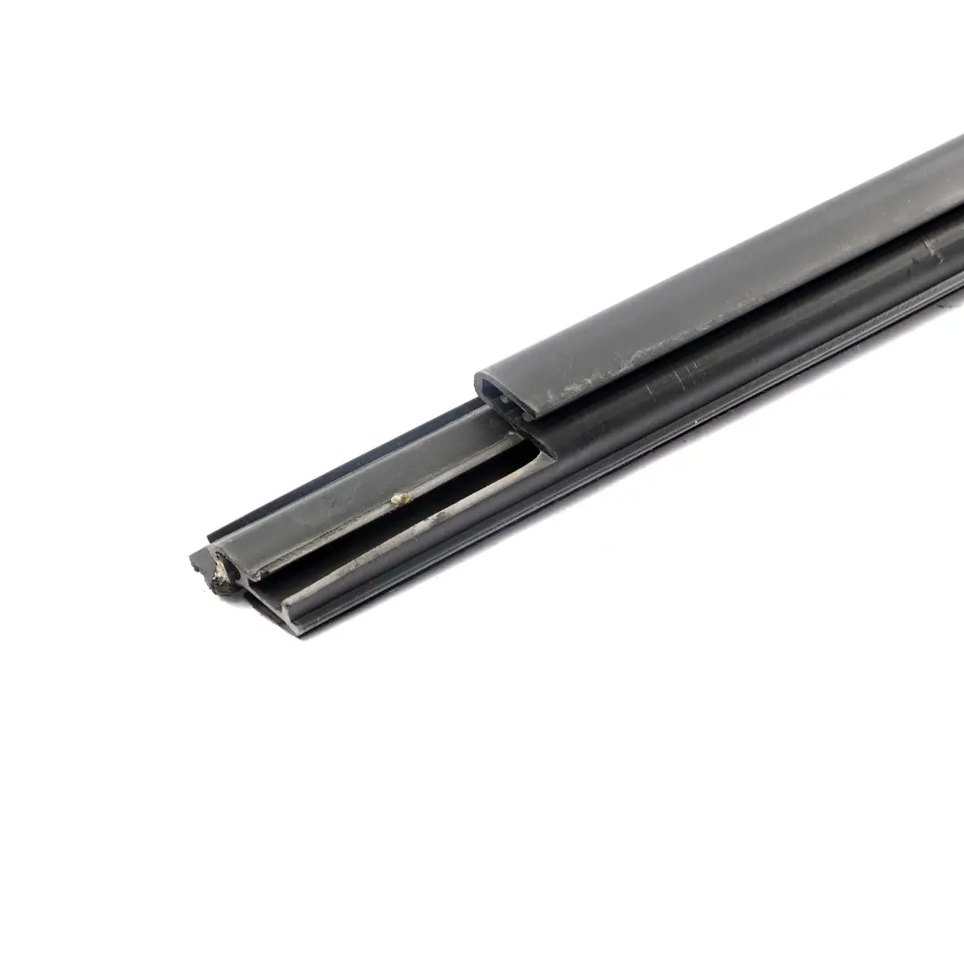Striscia Tenuta Interna Finestra Porta Anteriore Sinistra N/S per BMW F01 F02 con numero di parte 7178003 BMW F01 F02 Striscia Tenuta Interna Finestra Porta Anteriore Sinistra N/S - SKU 7178003 - Numero di parte 7178003