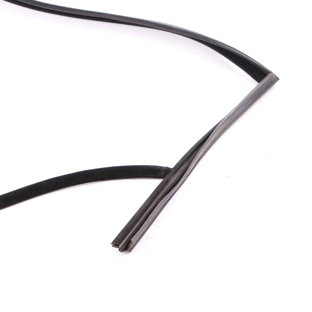 Fensterführung Tür Hinten Rechts 7178022 für BMW 7 er F01 F04 mit Teilenummer 7178021 BMW 7 er F01 F04 Fensterführung Tür Hinten Rechts 7178022 - SKU 7178021 - Teilenummer 7178021