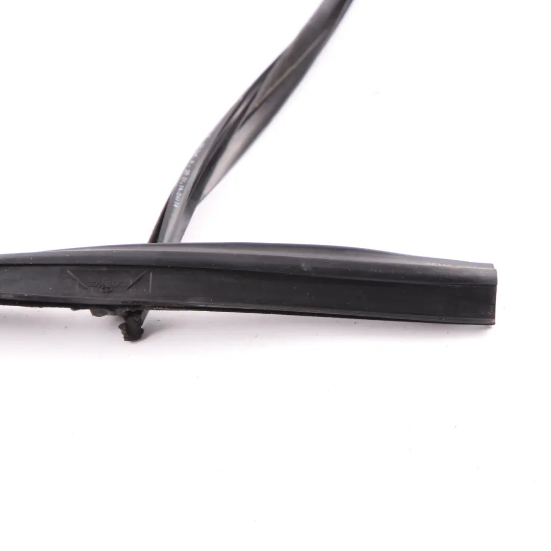 Trasera Derecha O / S Ventana Guia Sello Puerta 7178022 para BMW F01 F04 con número de pieza 7178021 BMW F01 F04 Trasera Derecha O / S Ventana Guia Sello Puerta 7178022 - SKU 7178021 - Número de pieza 7178021