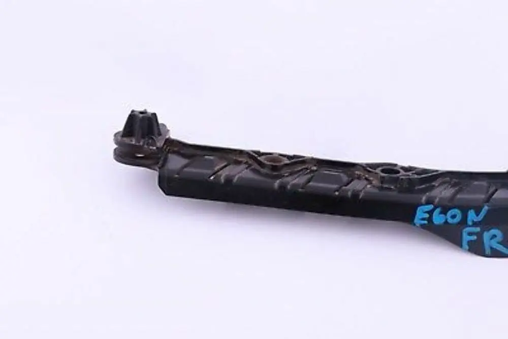 Seiten Wand Halter Vorne Rechts für BMW E60 E61 LCI mit Teilenummer 7178078 BMW E60 E61 LCI Seiten Wand Halter Vorne Rechts - SKU 7178078 - Teilenummer 7178078