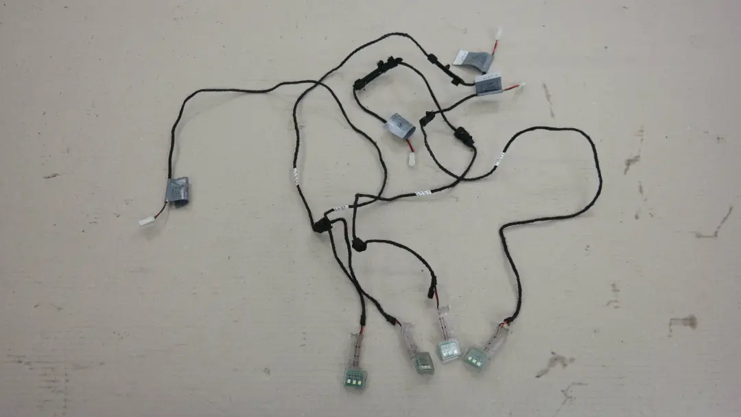 Complete Set Door handle LED lighting right x2 left x2 to BMW 3 E90 E91 LCI with Part number 7181314 BMW 3 E90 E91 LCI Complete Set Door handle LED lighting right x2 left x2 - SKU 7181314-2 - Part number 7181314