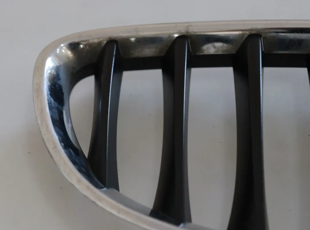 BMW Z4 Series E89 Front Bumper Centre Grille Chrome Right O/S - SKU 7181548 - Part number 7181548