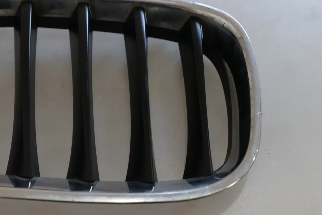 BMW Z4 Series E89 Front Bumper Centre Grille Chrome Right O/S - SKU 7181548 - Part number 7181548