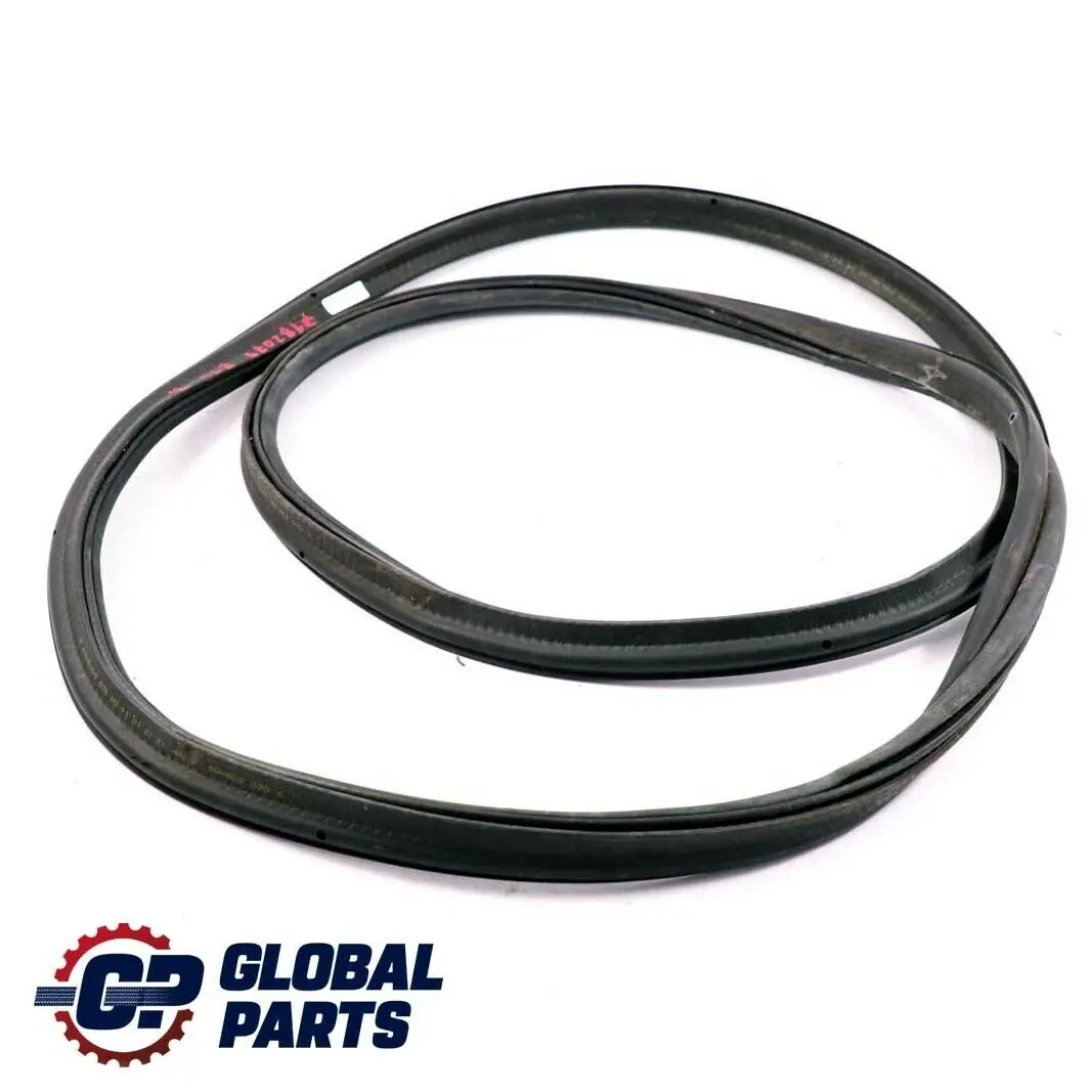BMW E90 E90N LCI Paraspigoli Posteriore Guarnizione Portellone 7060639 - SKU 7182079 - Numero di parte 7182079