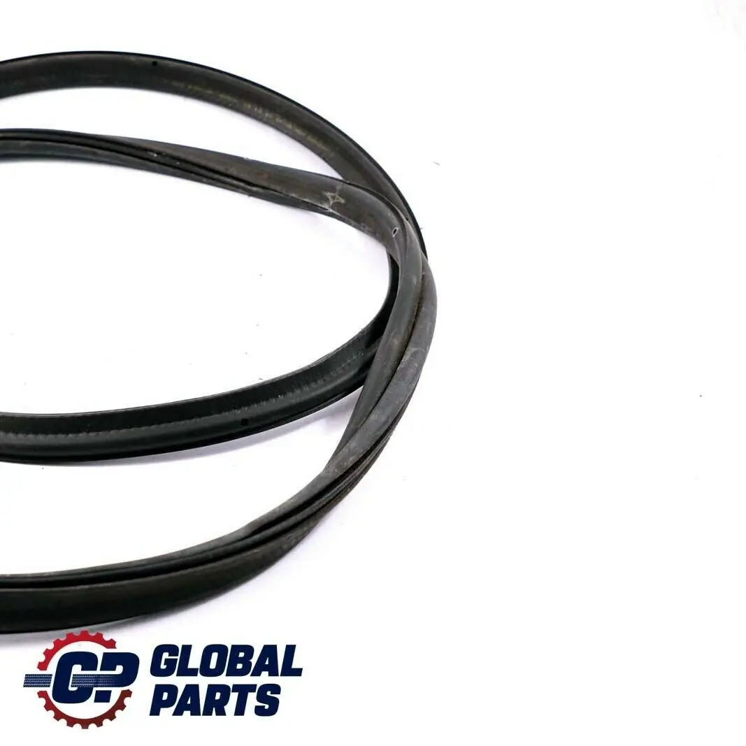 BMW E90 E90N LCI Paraspigoli Posteriore Guarnizione Portellone 7060639 - SKU 7182079 - Numero di parte 7182079