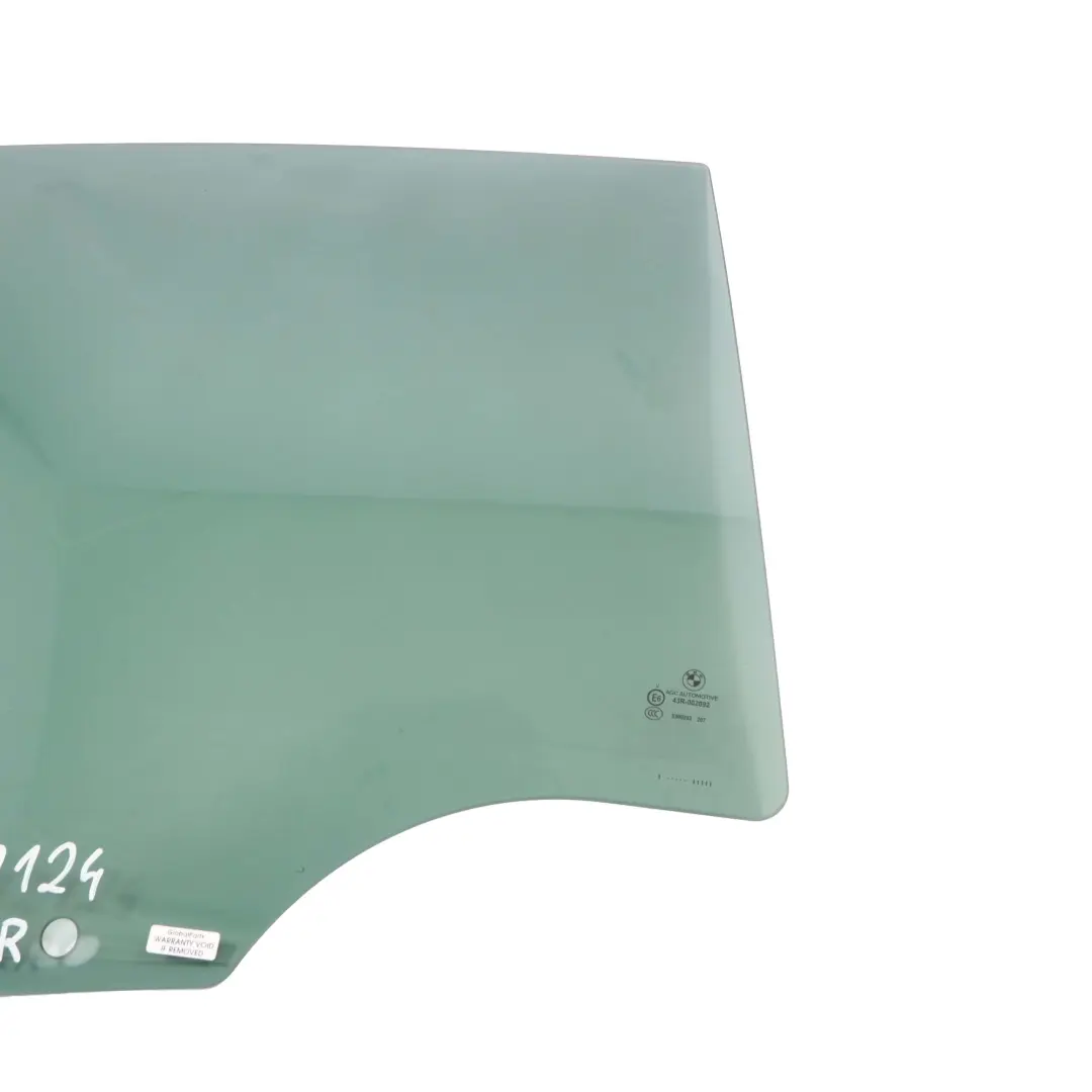 Vitre de fenetre laterale SSG porte arriere droite pour BMW F10 à propos du numéro de pièce 7182124 BMW F10 Vitre de fenetre laterale SSG porte arriere droite - SKU 7182124 - Numéro de pièce 7182124