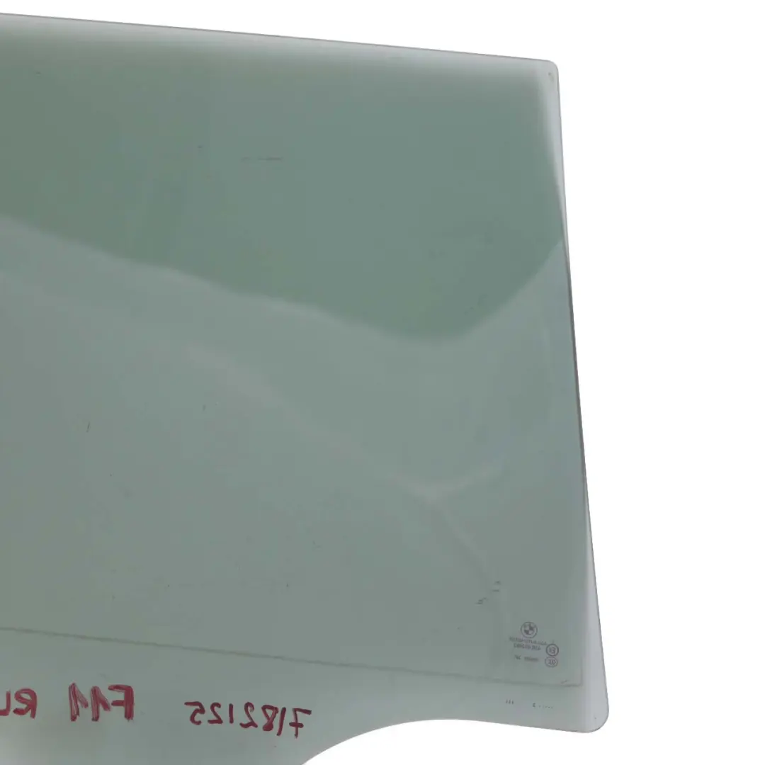 Vitre De Porte Arrière Gauche Côté Nord Sud Verte SSG pour BMW F11 Touring à propos du numéro de pièce 7182125 BMW F11 Touring Vitre De Porte Arrière Gauche Côté Nord Sud Verte SSG - SKU 7182125 - Numéro de pièce 7182125