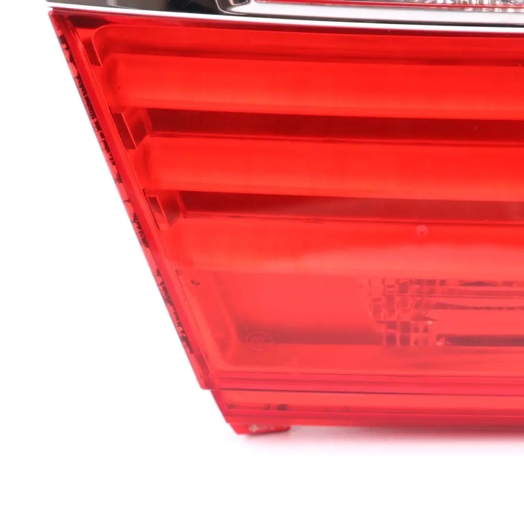 Lampada Posteriore Nel Portellone Bagagliaio Sinistra per BMW F01 F02 F04 con numero di parte 7182205 BMW F01 F02 F04 Lampada Posteriore Nel Portellone Bagagliaio Sinistra - SKU 7182205 - Numero di parte 7182205