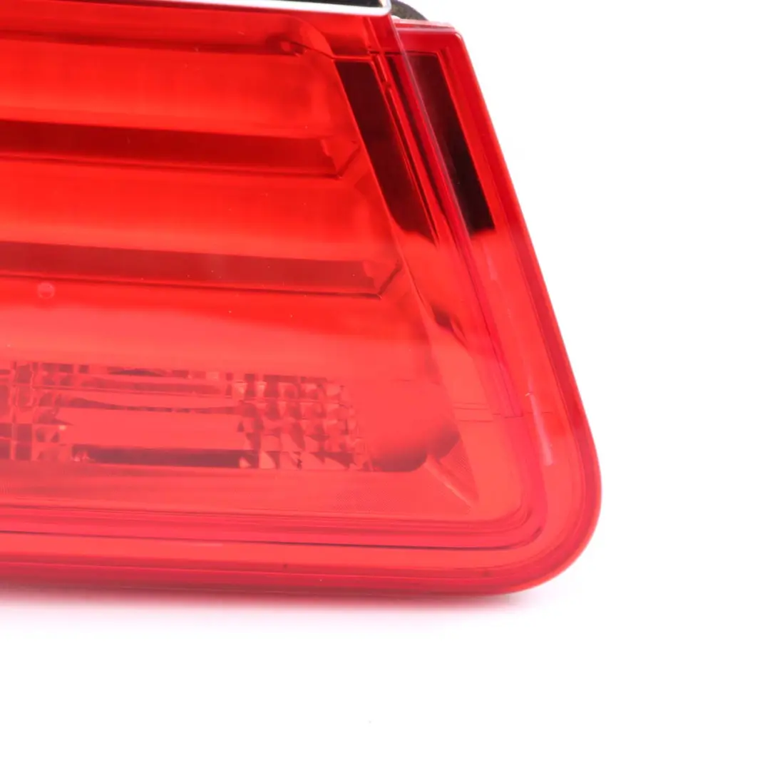Luz Trasera En Tapa Maletero Portón Trasero Izquierda para BMW F01 F02 F04 con número de pieza 7182205 BMW F01 F02 F04 Luz Trasera En Tapa Maletero Portón Trasero Izquierda - SKU 7182205 - Número de pieza 7182205