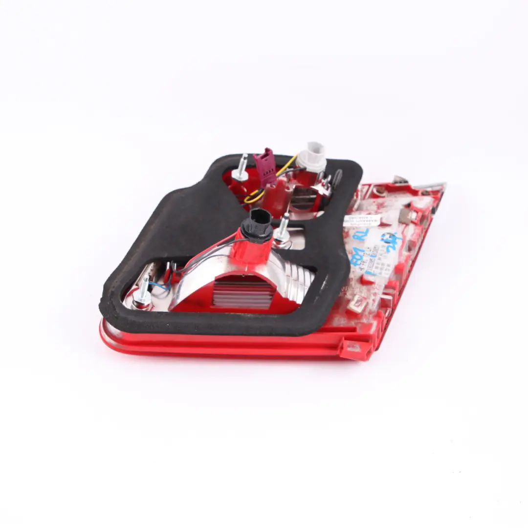 Luz Trasera En Tapa Maletero Portón Trasero Izquierda para BMW F01 F02 F04 con número de pieza 7182205 BMW F01 F02 F04 Luz Trasera En Tapa Maletero Portón Trasero Izquierda - SKU 7182205 - Número de pieza 7182205