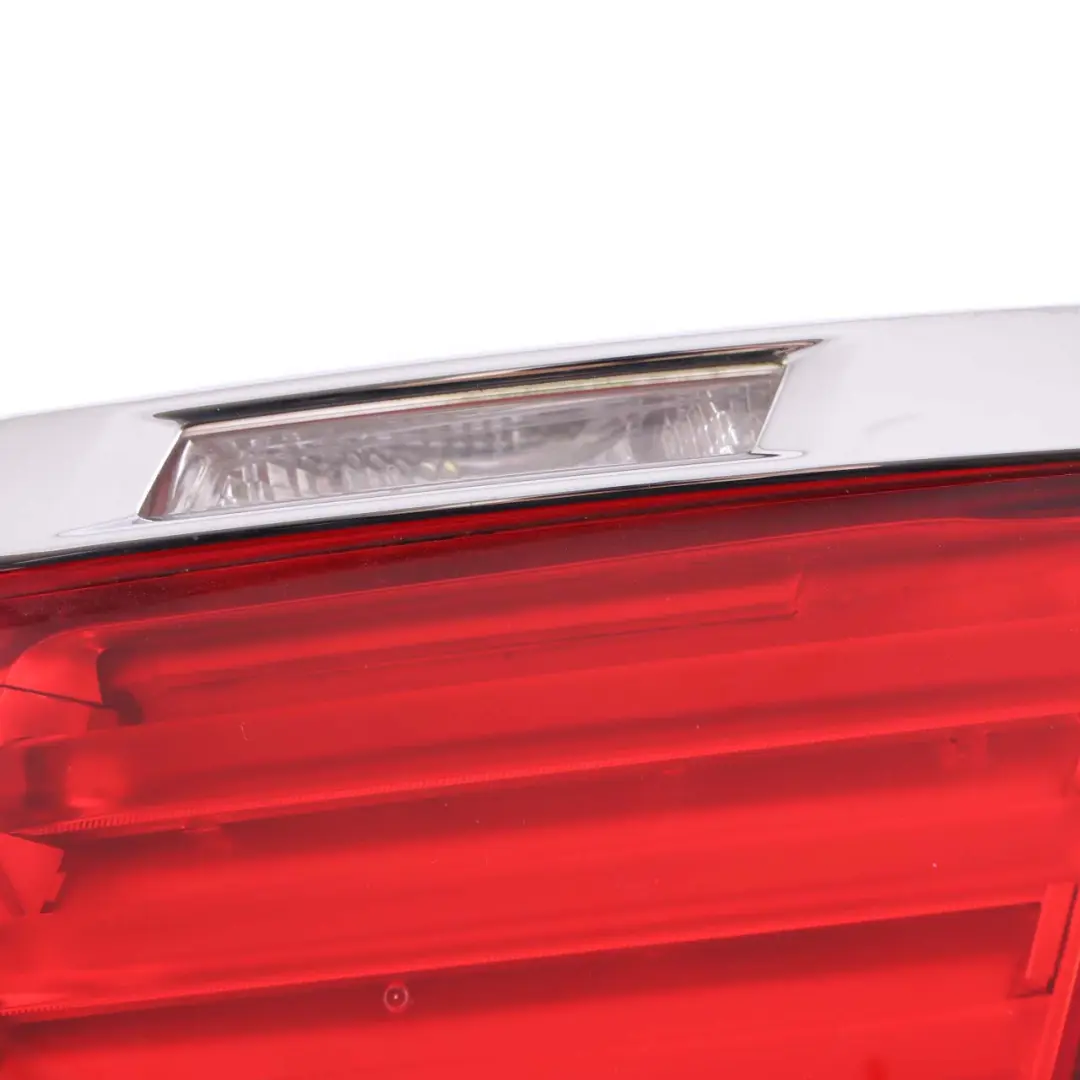Rücklicht Lampenblende Kofferraumdeckel Heckklappe Rechts für BMW F01 F02 mit Teilenummer 7182206 BMW F01 F02 Rücklicht Lampenblende Kofferraumdeckel Heckklappe Rechts - SKU 7182206 - Teilenummer 7182206