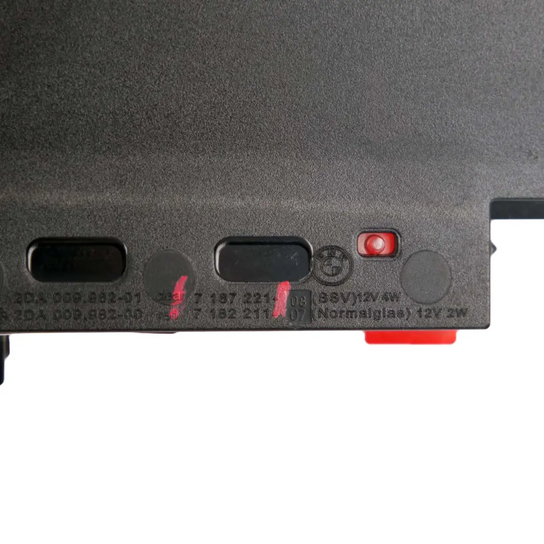 Luce Freno Posteriore Terza Lampada Stop Faro Rosso per BMW F01 F02 con numero di parte 7182211 BMW F01 F02 Luce Freno Posteriore Terza Lampada Stop Faro Rosso - SKU 7182211 - Numero di parte 7182211