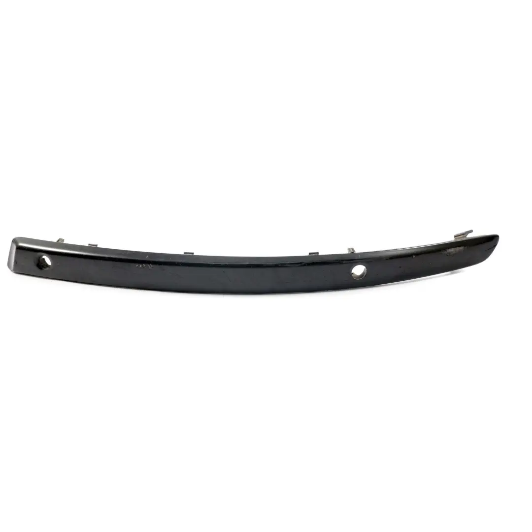Bumper Strip Front Left Covering Trim Panel E81 Black para BMW E87 LCI con número de pieza 7182371 BMW E87 LCI Bumper Strip Front Left Covering Trim Panel E81 Black - SKU 7182371 - Número de pieza 7182371
