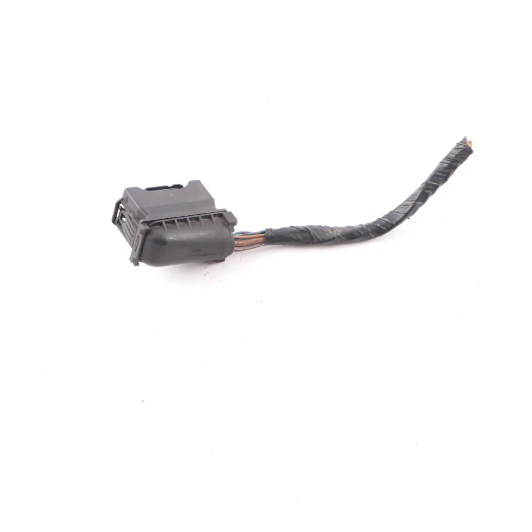 Socket BMW E92 E93 Bi-Xenon Headlight Front Lamp Right O/S Wiring 6925638 Plug - SKU 7182510-6 - Part number 7182510