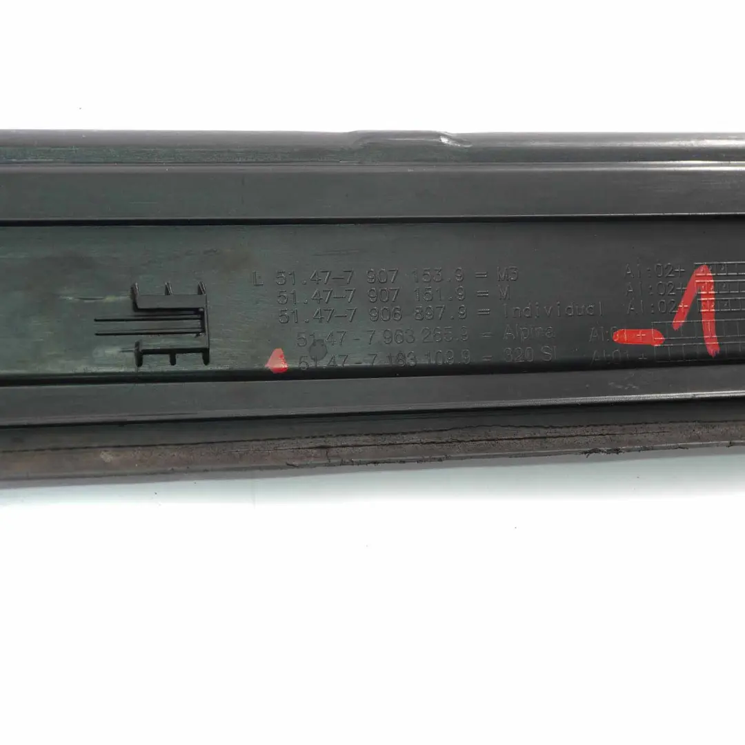 Embellecedor Entrada Alféizar Edición 320si Panel Delantero para BMW E90 con número de pieza 7183109 BMW E90 Embellecedor Entrada Alféizar Edición 320si Panel Delantero - SKU 7183109-1 - Número de pieza 7183109