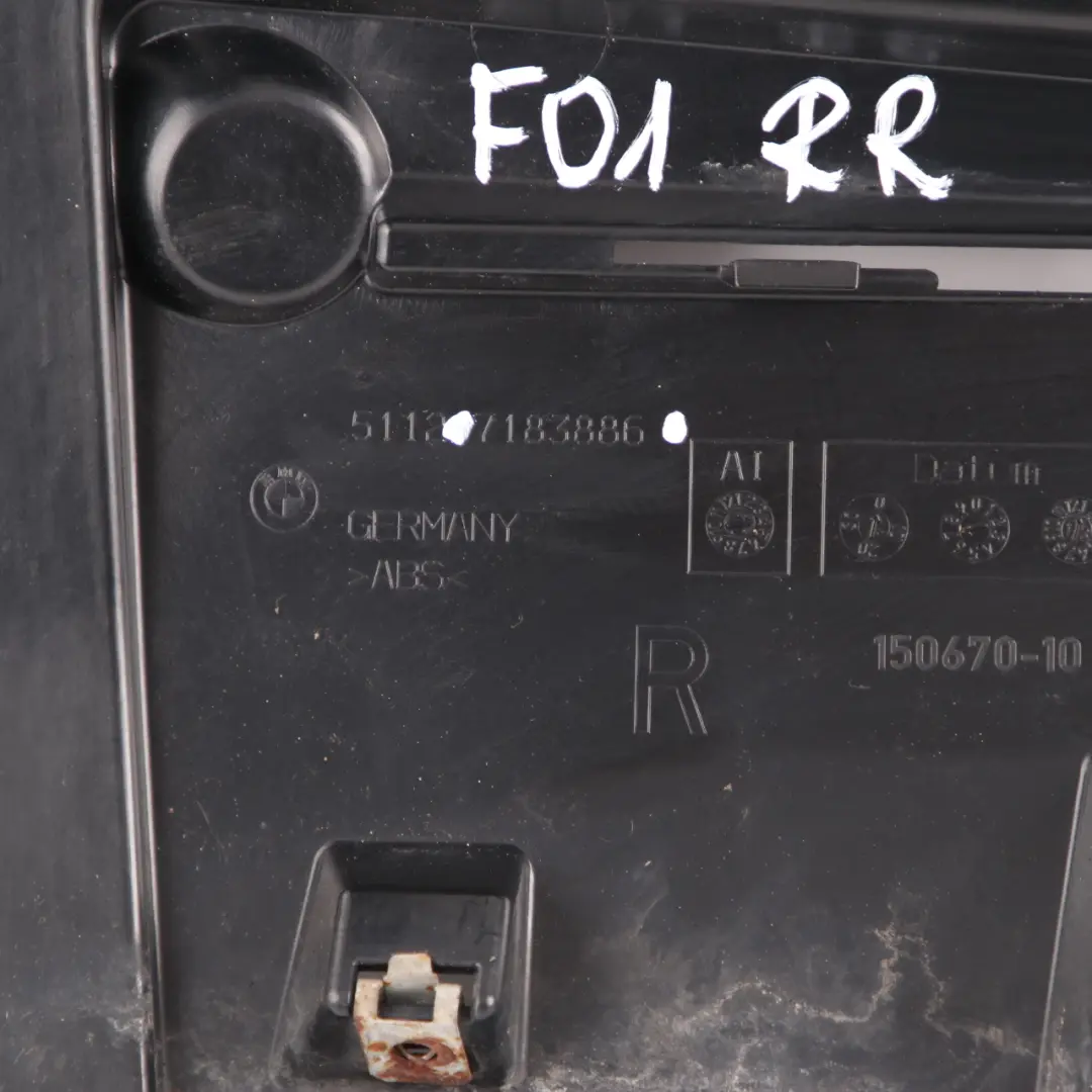 Wspornik Mocowanie Ślizg Zderzaka Prawy Tył Zderzaka do BMW F01 F02 o numerze 7183886 BMW F01 F02 Wspornik Mocowanie Ślizg Zderzaka Prawy Tył Zderzaka - SKU 7183886 - Numer Części 7183886